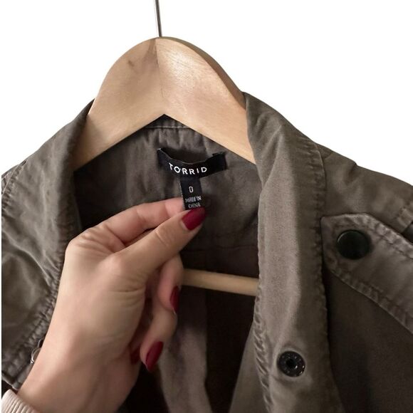 Torrid Light Brown Military Lightweight Zippered Cargo Jacket Size 0 - Picture 3 of 5